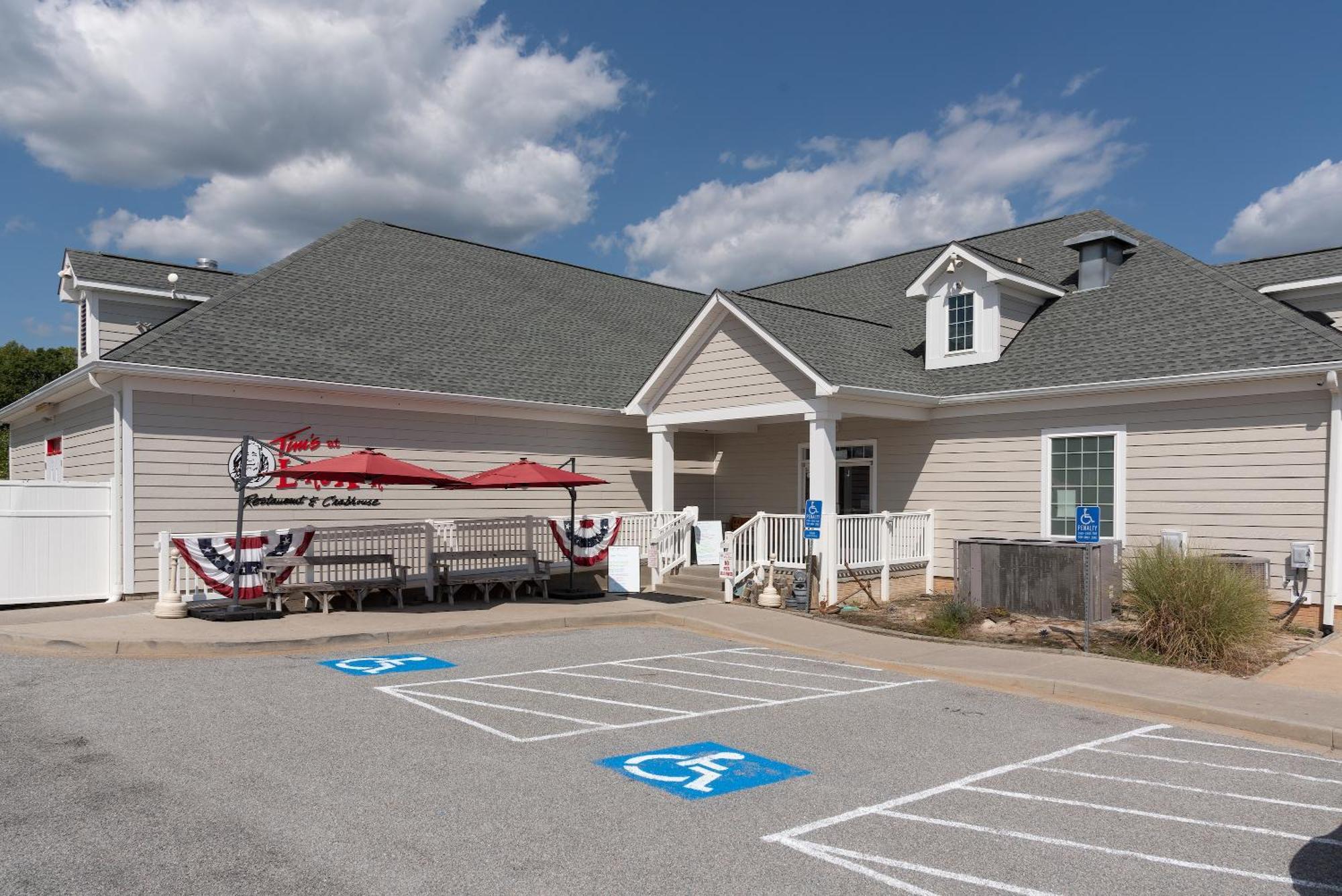 Boardwalk Hotel On Lake Anna By Kasa Mineral エクステリア 写真